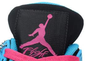 Nike Air Jordan 4 черные с розовым (35-40)