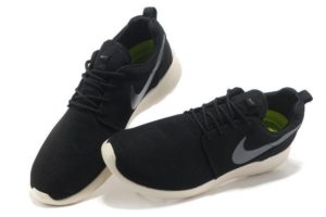 Nike Roshe Run черно-белые (35-44)
